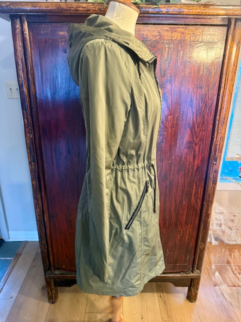 Tahari Medium Trench Coat